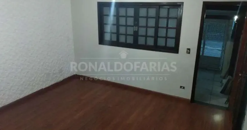 Sobrado  a  venda  sendo  2 quartos   , sala ampla , 1 vaga e garagem.
