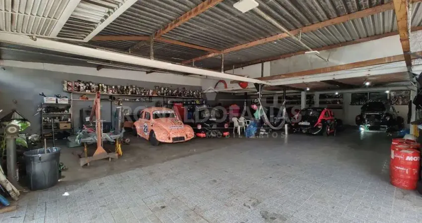 GALPÃO NA REGIÃO DE INTERLAGOS COM 3 BANHEIROS