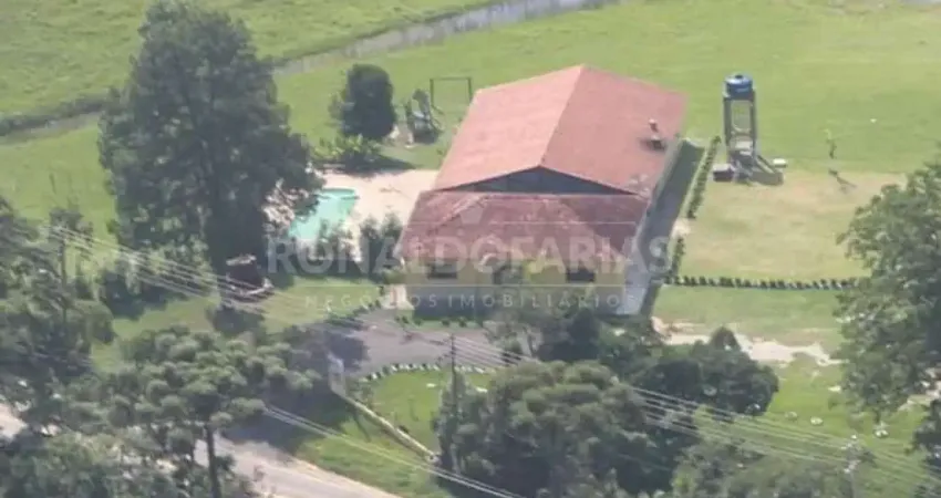 SITIO À VENDA COM SALÃO DE FESTA PARA 350 PESSOAS,  AMPLA ÁREA ÚTIL E VÁRIOS ÍTENS DE LAZER