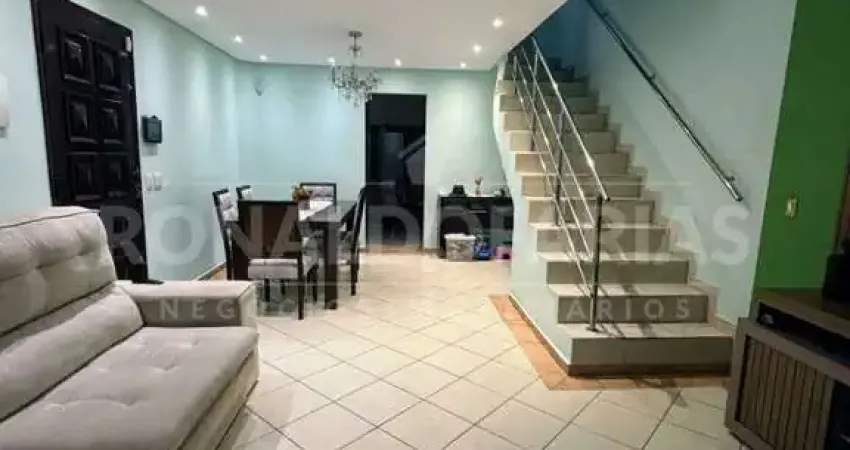 Casa à Venda em Jardim Régis com 3 Dormitórios 2 Suítes e 2 Vagas