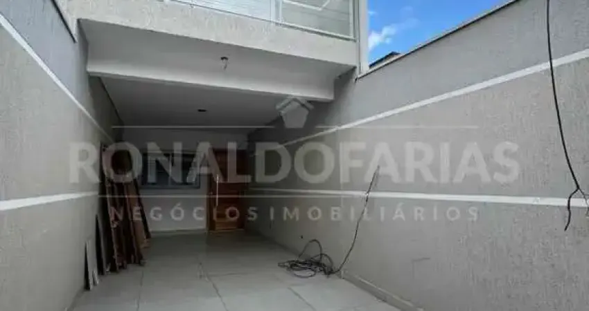 Sobrado à venda com 3 dormitórios 1 suíte e 2 vagas na região de interlagos