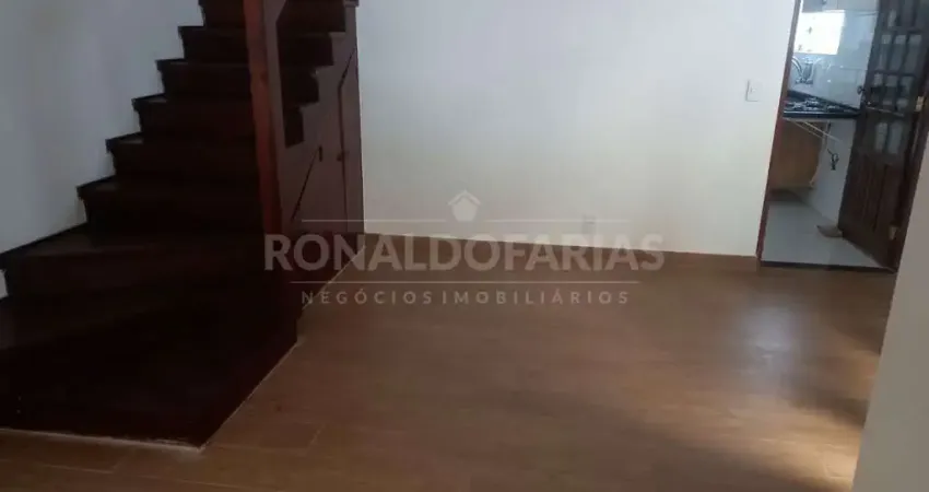 Sobrado a venda na cidade  Dutra com 3 dormes 2 vagas