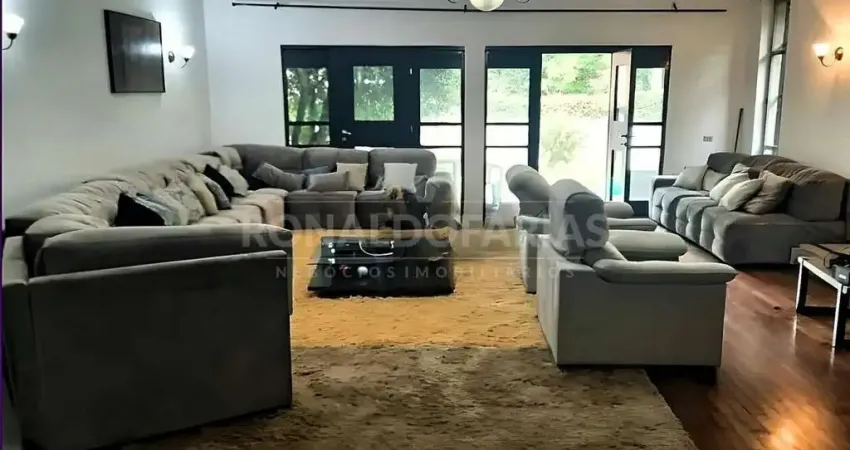 Casa à venda no bairro de interlagos bolsão com 3 dormitórios 3 suítes e 4 vagas de garagem