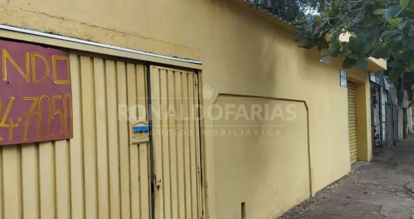 Casa terrea para venda sendo 2 quartos , sala cozinha . banheiro , lavaderia , quintal .