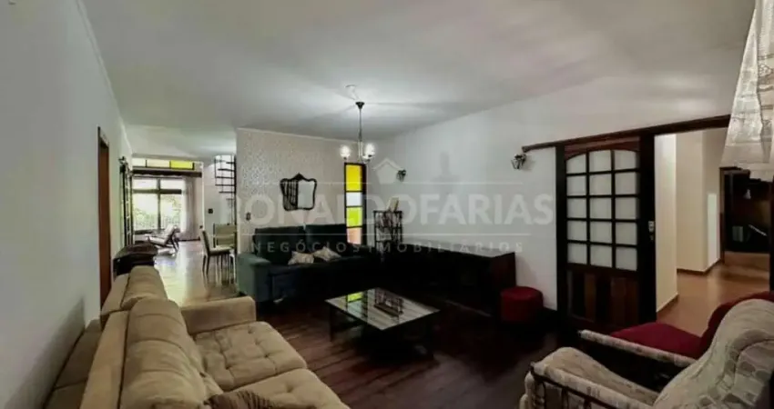 Casa a Venda no Bolsao de Interlagos com Piscina 4 Dormitorios 2 Suites e 6 Vagas de Garagem