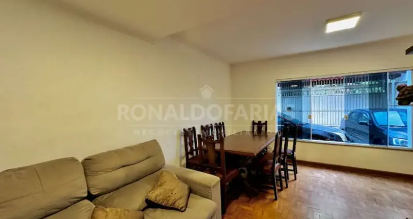 Casa a Venda em Veleiros com 4 Dormitórios 1 Suíte e 4 Vagas de Garagem