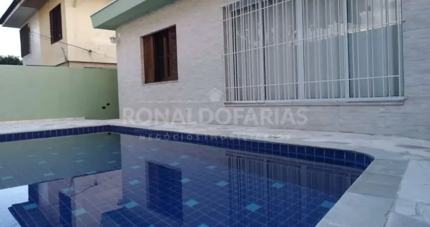 Casa térrea a venda, com 3 dormitórios sendo 1 suíte 4 vagas na garagem