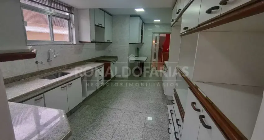 Sobrado a venda   com 4 dorm sendo 2 suites na regiao interlagos