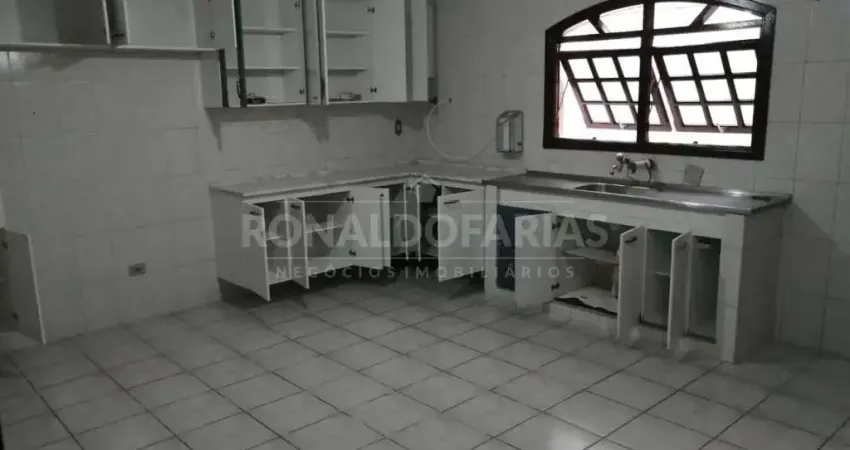 Casa a venda 3 Dormitórios 1 suíte 2 vagas perto da estação Primavera