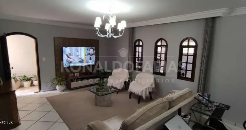 Casa a venda 3dormitórios 1 suíte 2 vagas próximo da estação grajaú