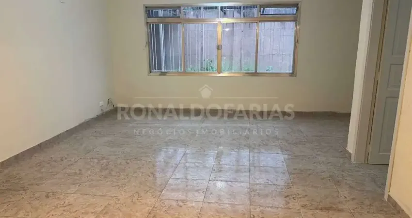 Casa com 3 quartos para alugar na Rua Professor Otávio Guimarães, --, Jardim dos Lagos, São Paulo