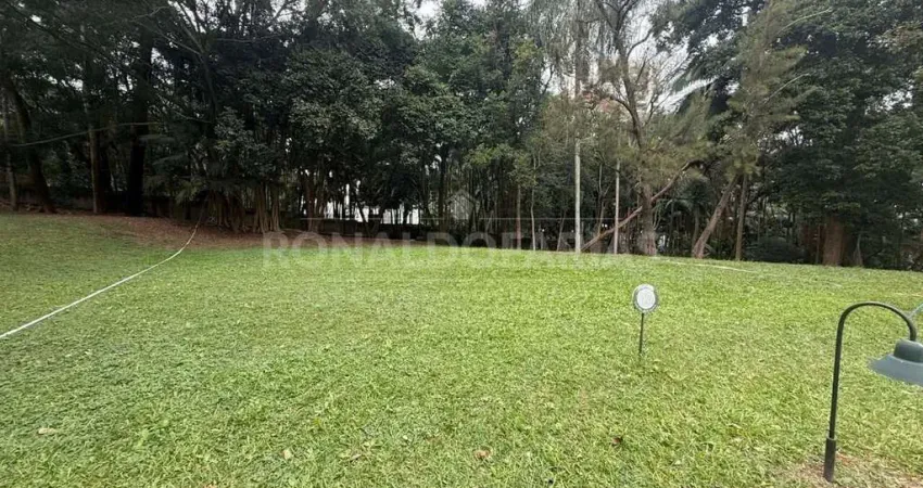 Terreno de 1.050 m² no Condomínio Chácara Santa Helena : 1051 m² - alto padrão