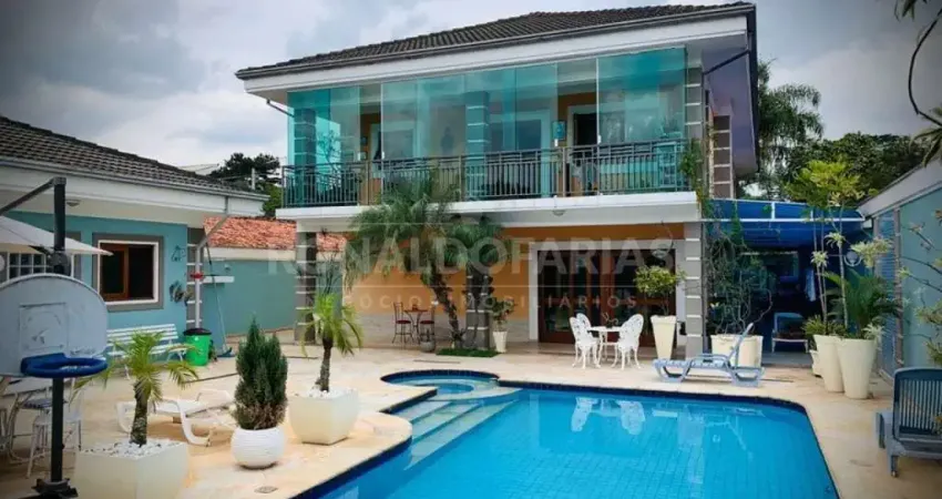 Casa a Venda em Interlagos com 3 Dormitórios 3 Suítes e 6 Vagas de Garagem