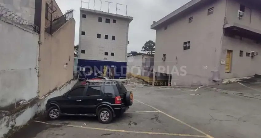 Prédio Comercial com 40 Dormitórios (Hotel) à Venda em Avenida Interlagos.