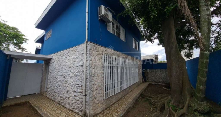 Casa a Venda em Veleiros com 4 Dormitórios e 4 Vagas de Garagem
