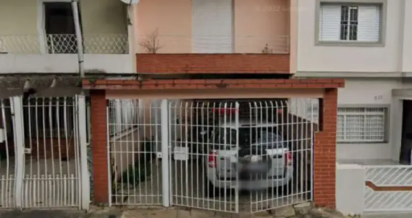 Sobrado à venda com 3 dormitórios e 1 vaga na região da Saúde.