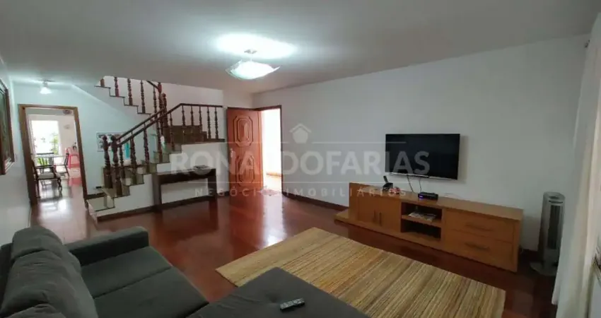 Sobrado a venda com 03 dormitórios na região da chácara sto. antônio