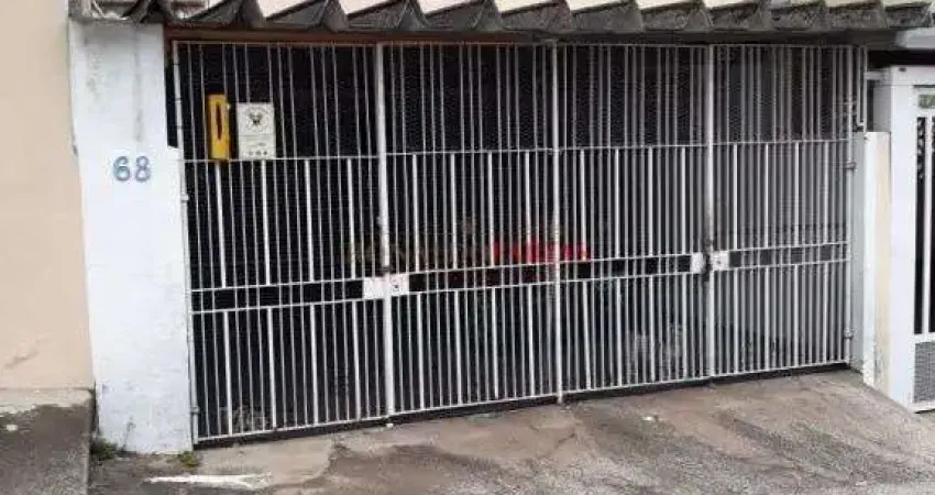 Sobrado à venda com 2 dormitóirios e 2 vagas na região do Jardim Consorcio.