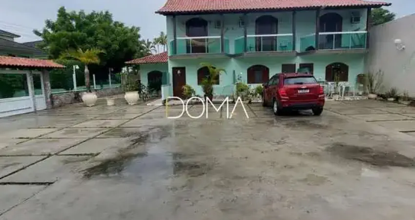 Casa em Condomínio com vista lagoa