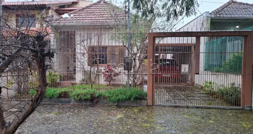 Casa com 2 quartos à venda na Rua Gomes Jardim, 527, Santana, Porto Alegre
