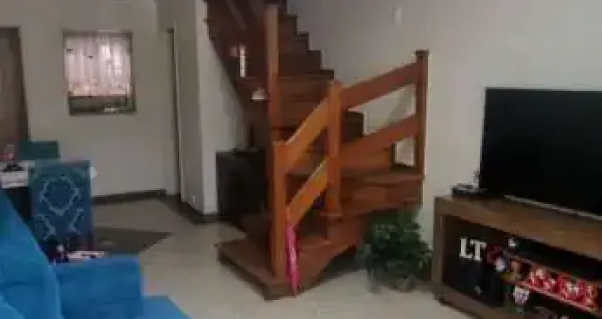 CASA EM CONDOMÍNIO À VENDA - JARDIM LEONOR MENDES DE BARROS