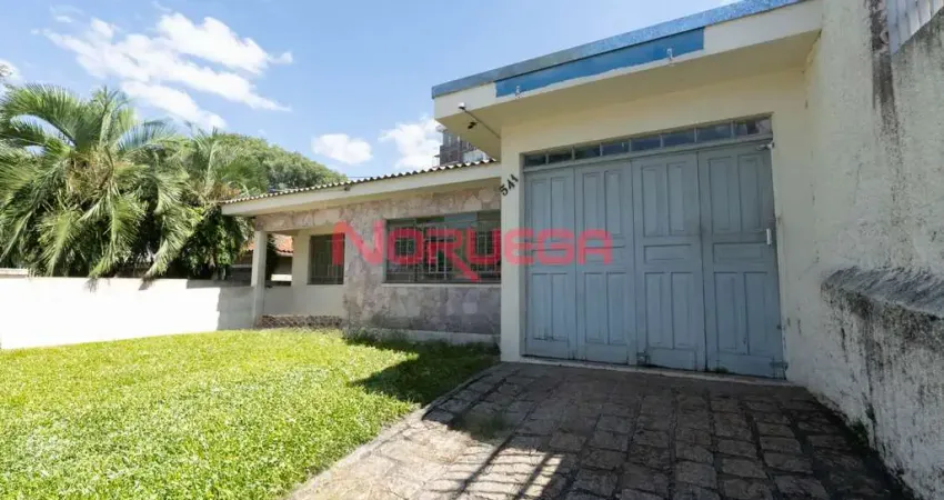 Excelente oportunidade de locação: Casa comercial com 5 salas, 3 banheiros, 1 vaga de garagem e 200m² em Bacacheri, Curitiba-PR!