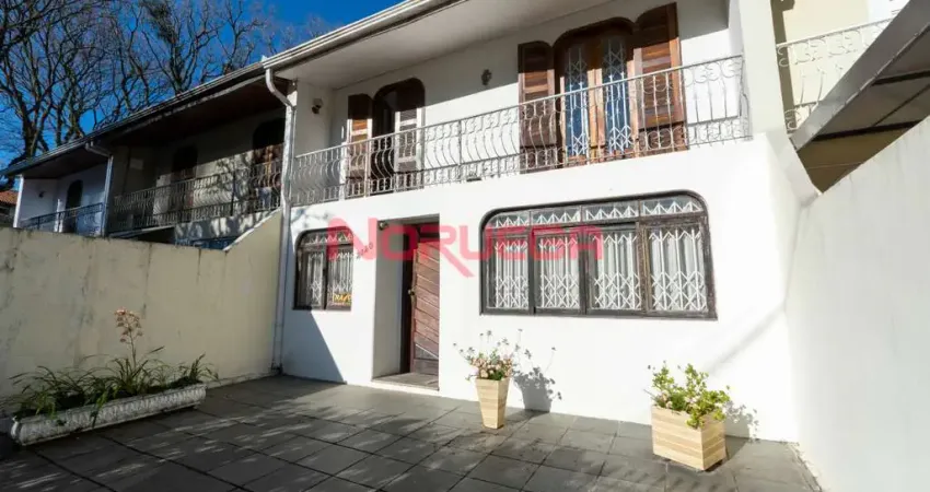 Casa à venda em curitiba-pr, hugo lange: 3 quartos, 2 salas, 2 banheiros, 107m². confira!