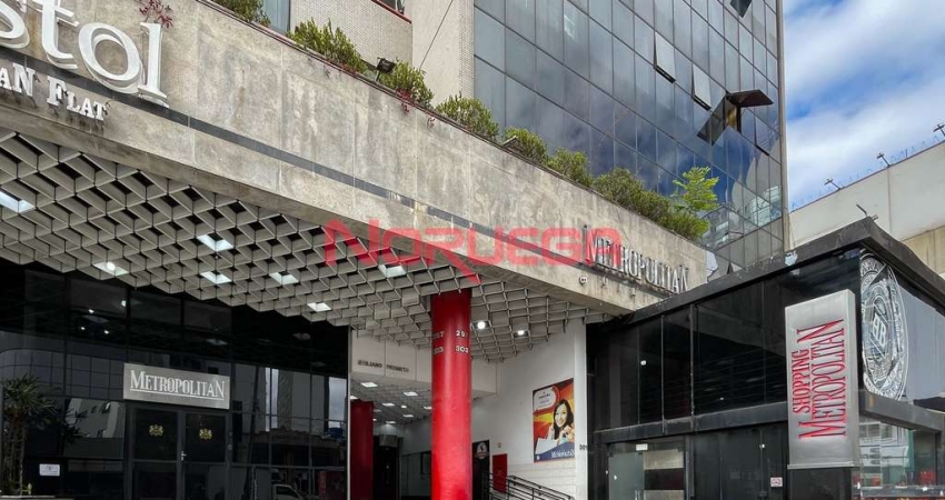Sala comercial com 4 salas para alugar na Rua Emiliano Perneta, 297, Centro, Curitiba
