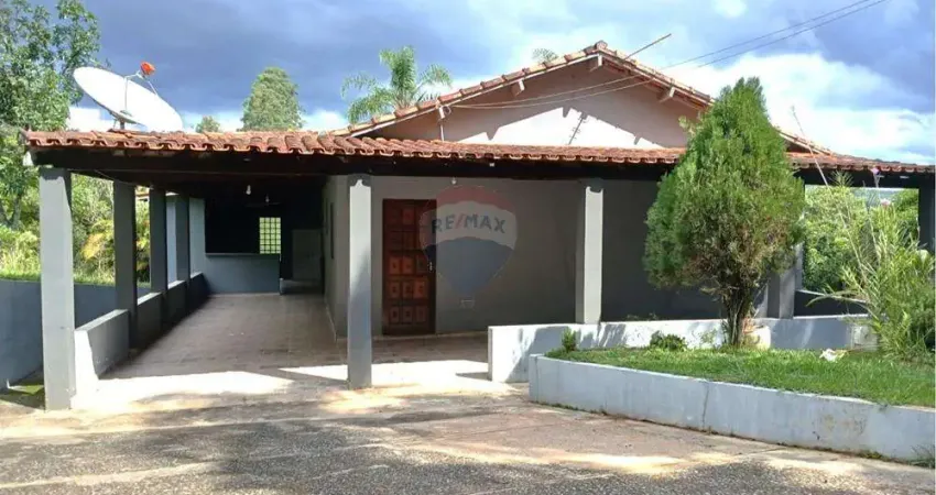 CHÁCARA COM AMPLO TERRENO Á VENDA NO PORTAL DE PIRAPORA