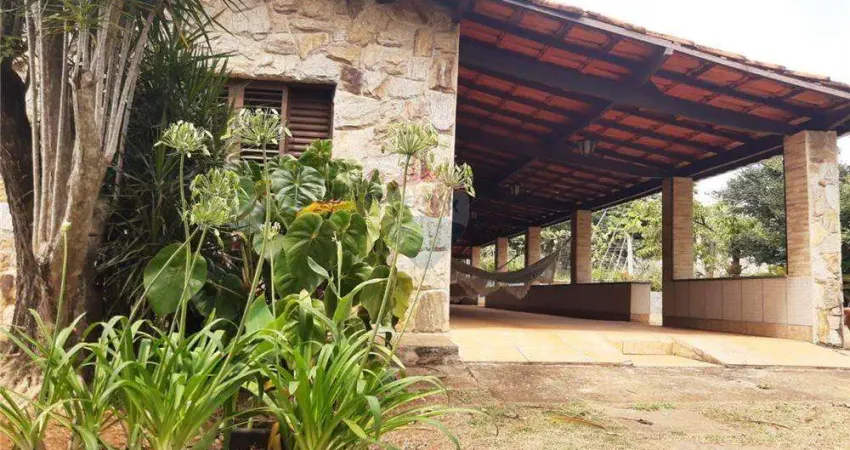 Linda casa em terreno amplo no bairro de jundiaquara, próximo ao pró vida!!!