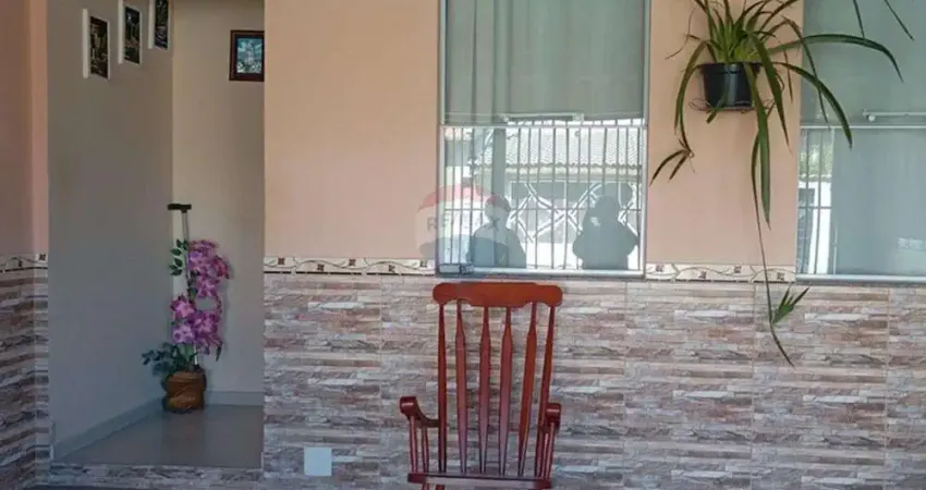 Uma linda casa, com lindo acabamento, em um bairro central e tranquilo da cidade