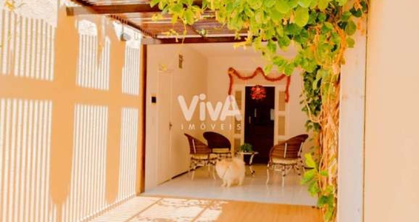 Casa  com 3 quartos no  Luciano Cavalcante