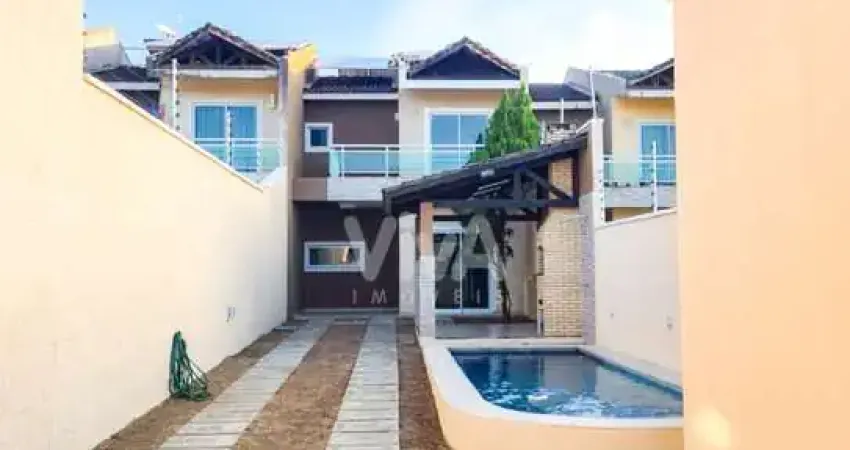 Casa  duplex com 3 suítes em rua privativa - Eusébio