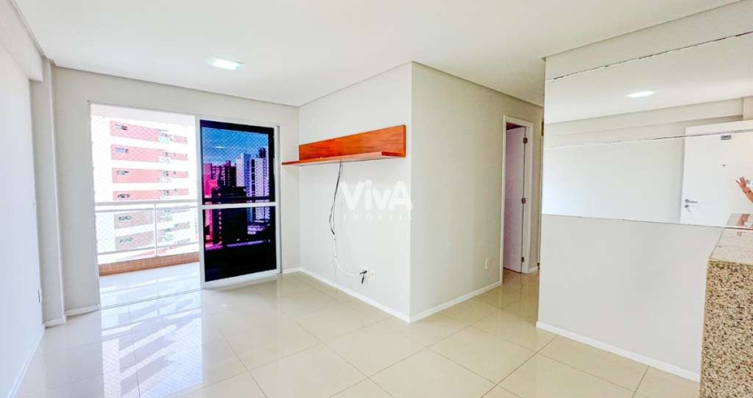 Apartamento com 2 suítes no Meireles