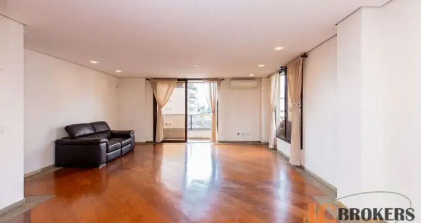 Apartamento com 200 m² de área útil, 4 dormitórios sendo 2 suítes, 3 vagas