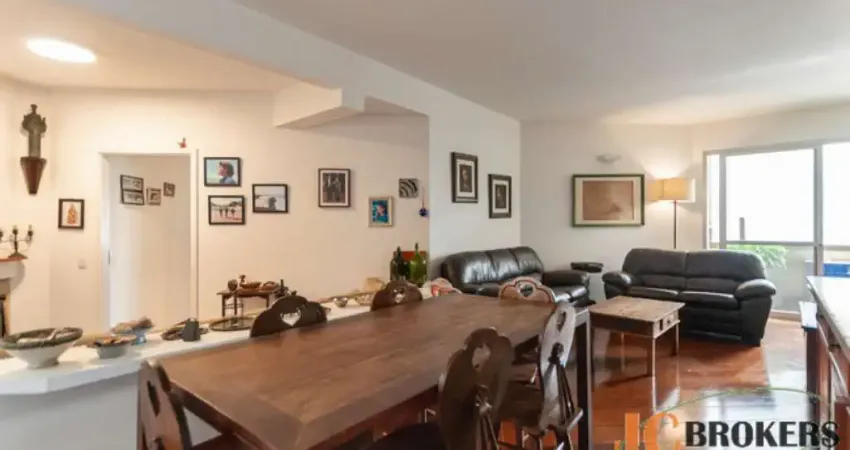 Apartamento com 150m² de área útil, 3 dormitórios sendo 1 suíte, 1 vaga de garagem