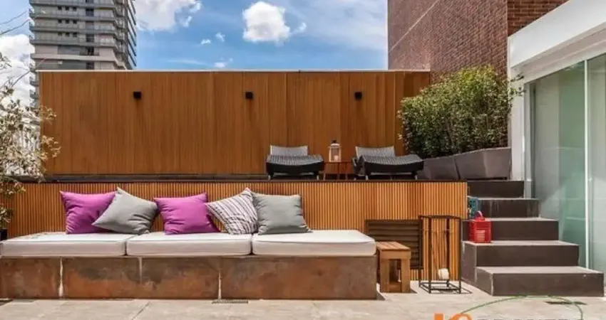 Cobertura duplex com 220m² com terraço espetacular com uma vista incrível, possui piscina, solarium.