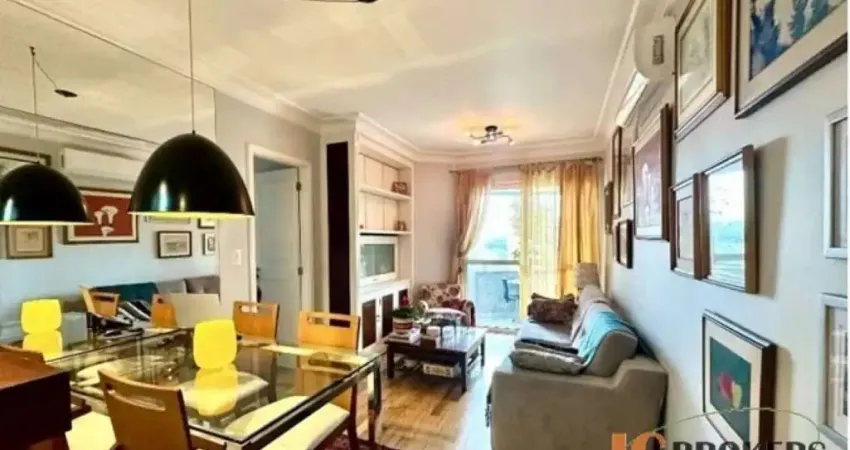 Apartamento reformado com 76 m², 3 dormitórios snedo 1 suíte, amplo living, 2 vagas