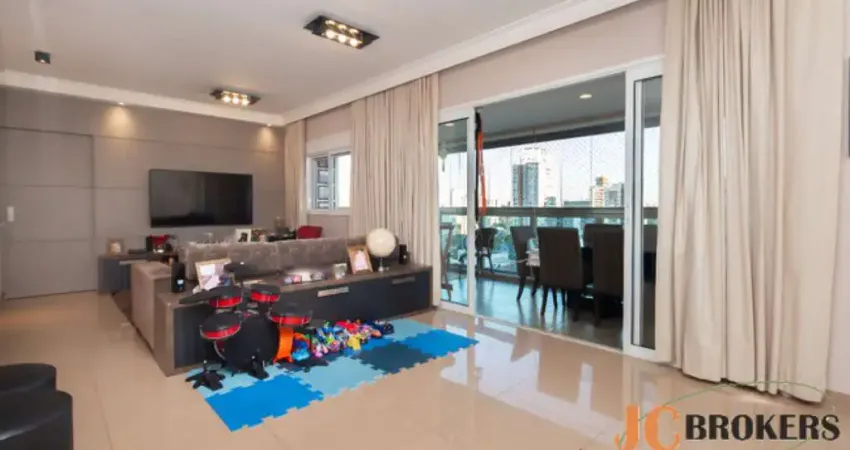 Apartamento com 102m² de área útil, 3 dormitórios sendo 1 suíte, 2 vagas