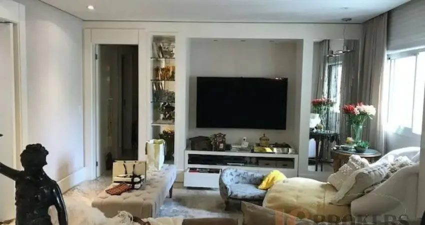 Apartamento semi mobiliado com 137m² de área útil, 2 suítes, 3 vagas