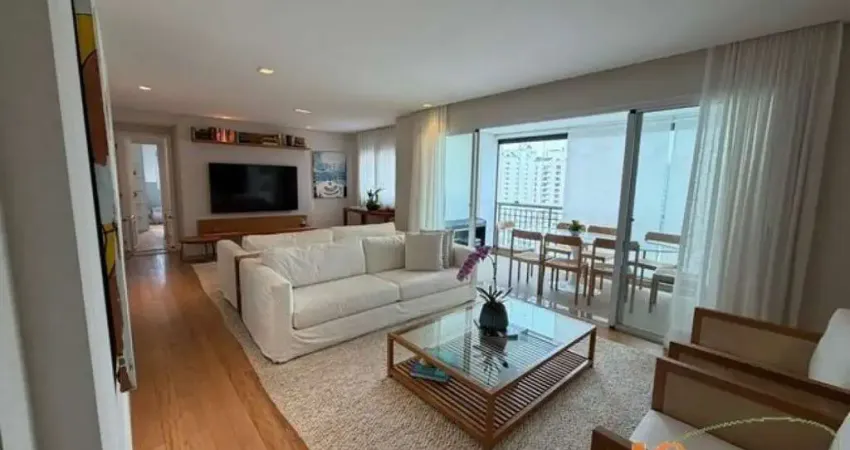 Apartamento sem mobilia, reformado com 137m² de área útil, 3 suítes, 3 vagas