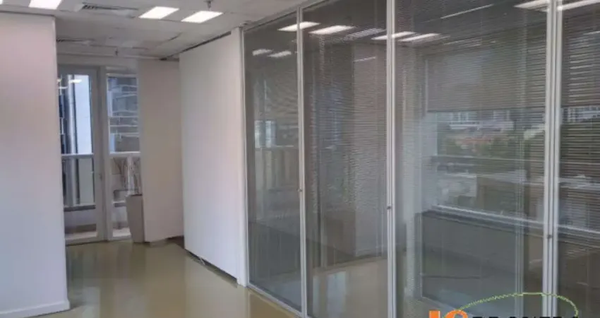 Conjunto comercial com 200 m², salas com ar condicionado, 6 vagas