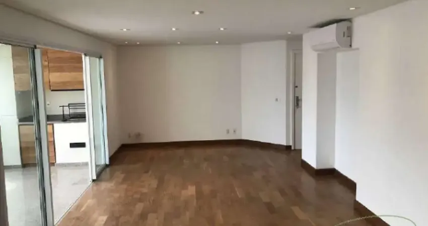 Belíssimo apartamento com 137 m² de área útil, 3 dormitórios sendo 2 suítes, 3 vagas