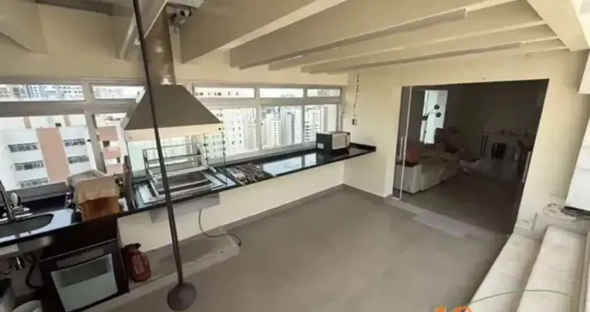 Cobertura duplex reformada com 213m² de área útil, 3 suítes, 2 vagas