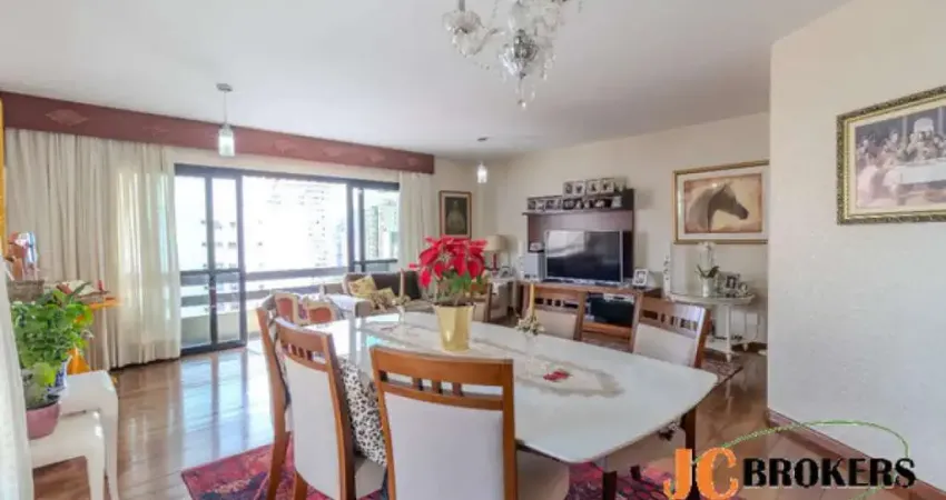 Apartamento com 180 m², 4 Dormitórios, sendo 2 suítes, Sala ampla para 2 ambientes, 2 Vagas