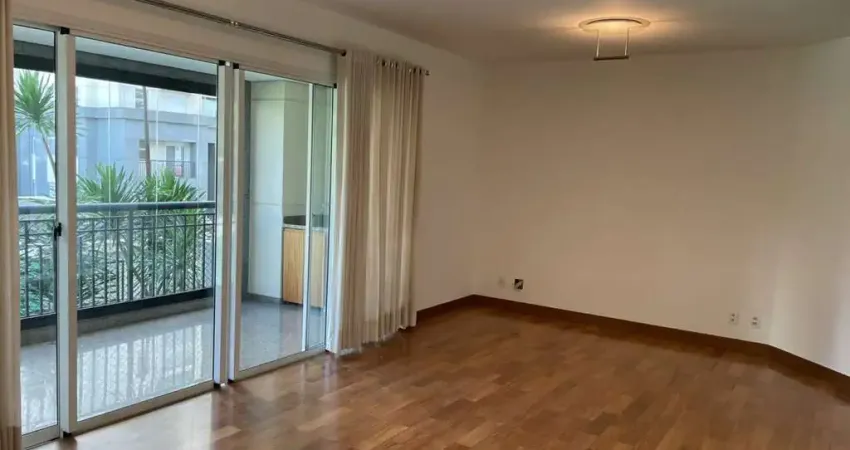 Apartamento com 137m² de área útil, sala ampliada, 4 dormitórios sendo 2 suítes, 3 vagas