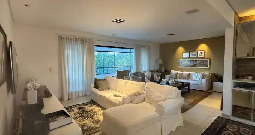 Apartamento com 3 suítes, gabinete e dependência completa no Horto Florestal