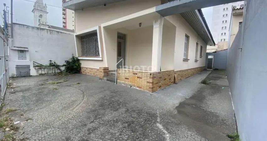 Casa comercial com 2 salas para alugar no Centro, Santo André 