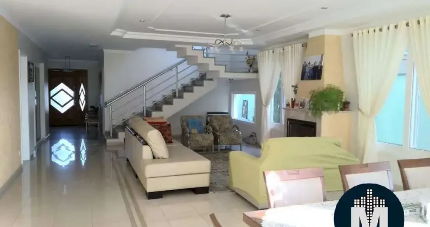 Casa á venda - Condomínio Gênesis 1, Suítes, 4 Vagas de Garagem!