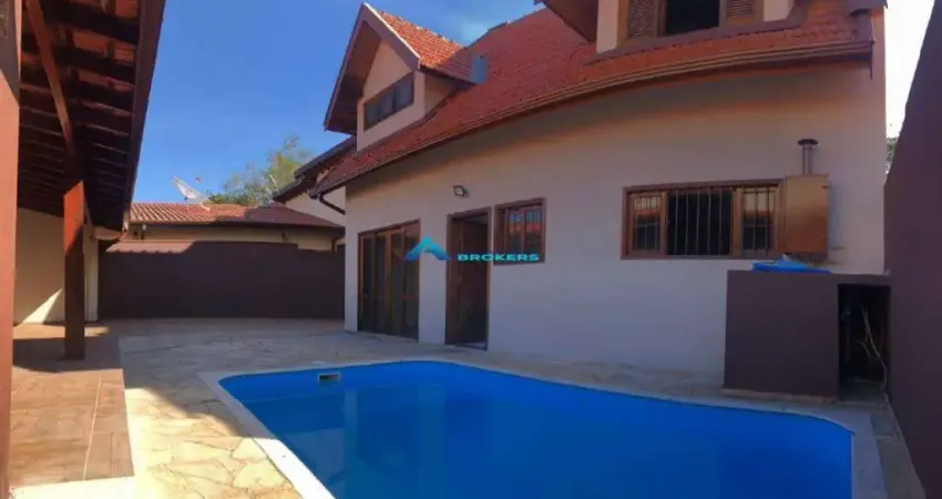 Casa a venda c/ 3 dorms, total de 300 m², amplo quintal com piscina e churrasqueira, louveira sp